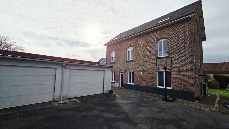 Maison de maîtres - 201 m² - 9 pièces