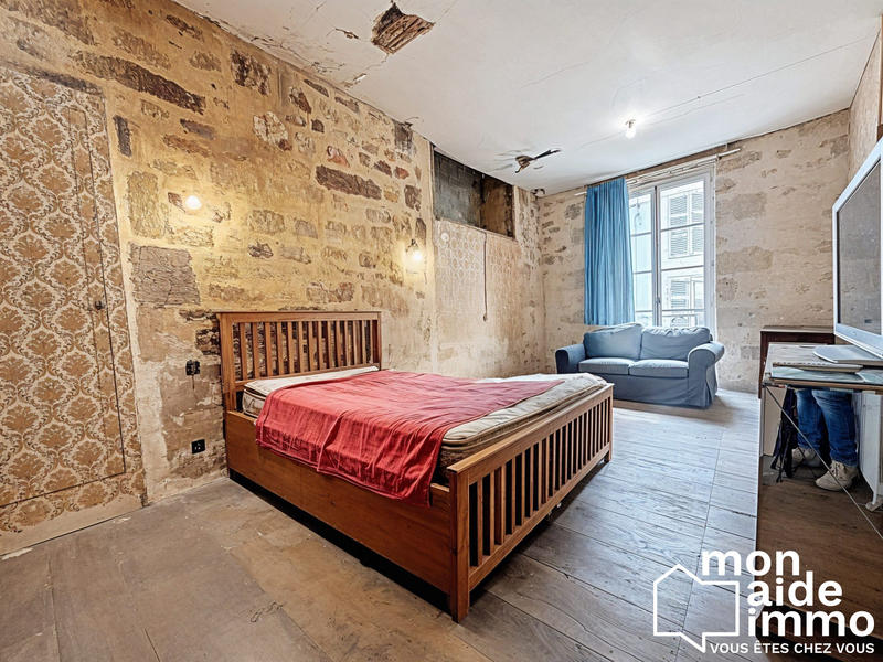 Maison - 300 m² - 12 pièces