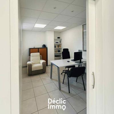 Bureau - 75 m² - 3 pièces