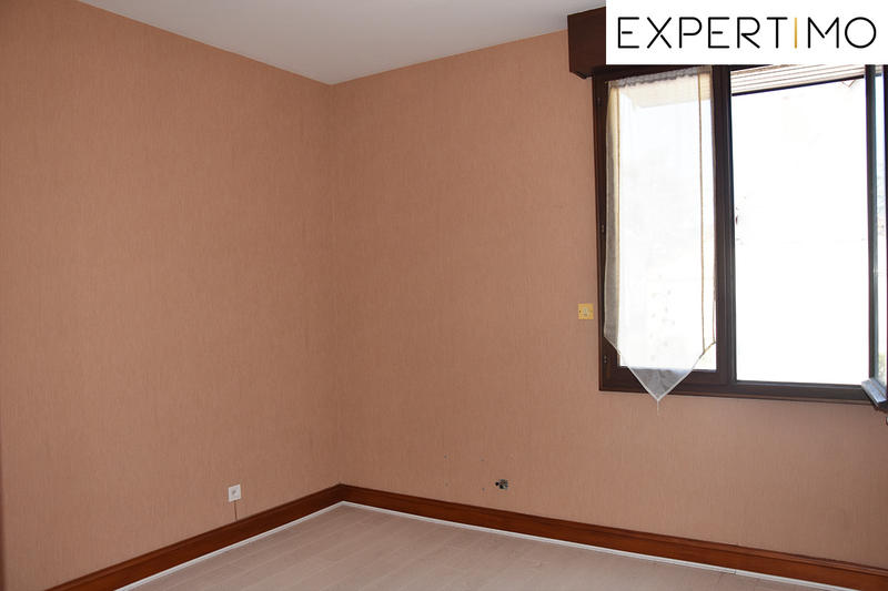 Maison - 184 m² - 8 pièces