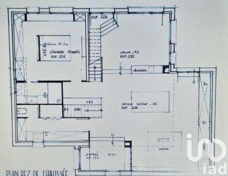Maison - 218 m² - 8 pièces