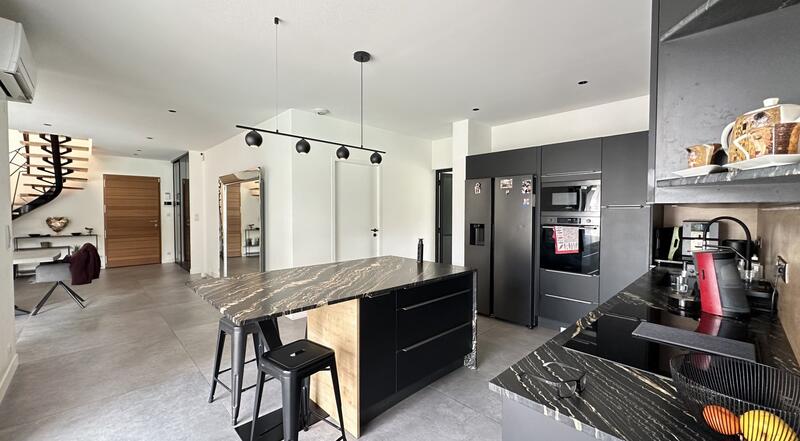 Maison d'architecte - 227 m² - 7 pièces