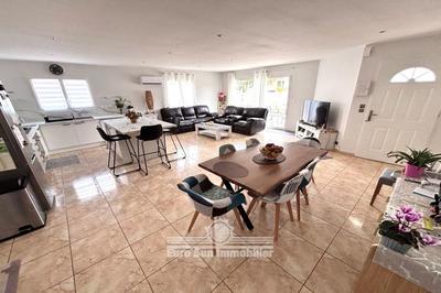 Villa - 94 m² - 4 pièces