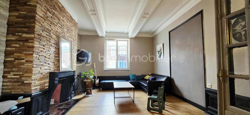 Maison - 285 m² - 9 pièces