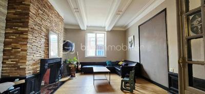 Maison - 285 m² - 9 pièces