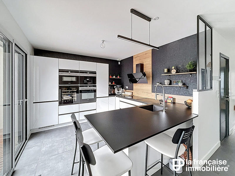 Maison - 113 m² - 6 pièces