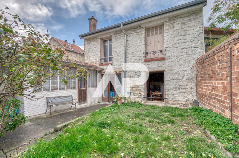 Maison - 184 m² - 10 pièces