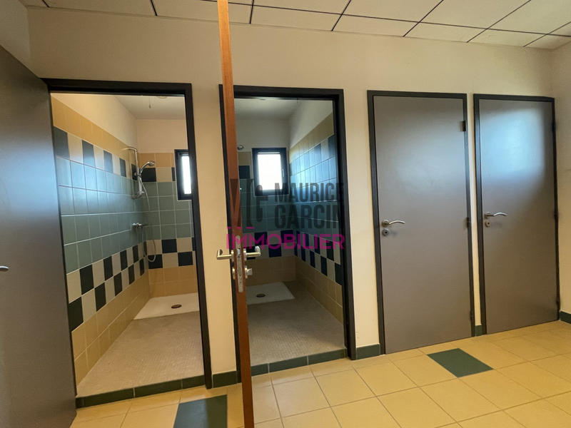 Local d'activités - 900 m²