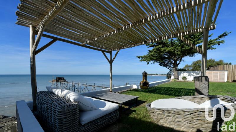 Maison - 240 m² - 7 pièces