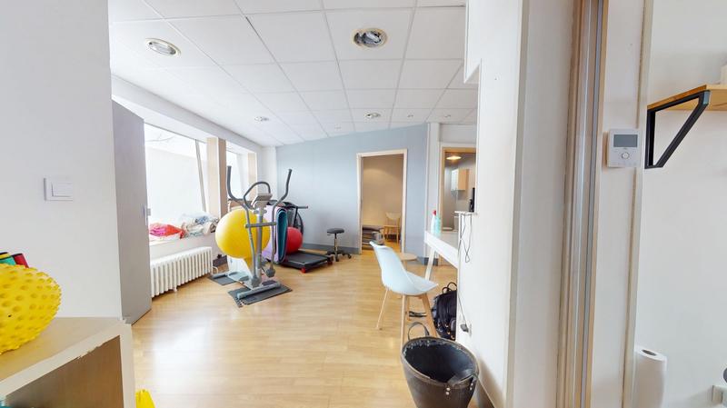 Local commercial - 57 m² - 4 pièces