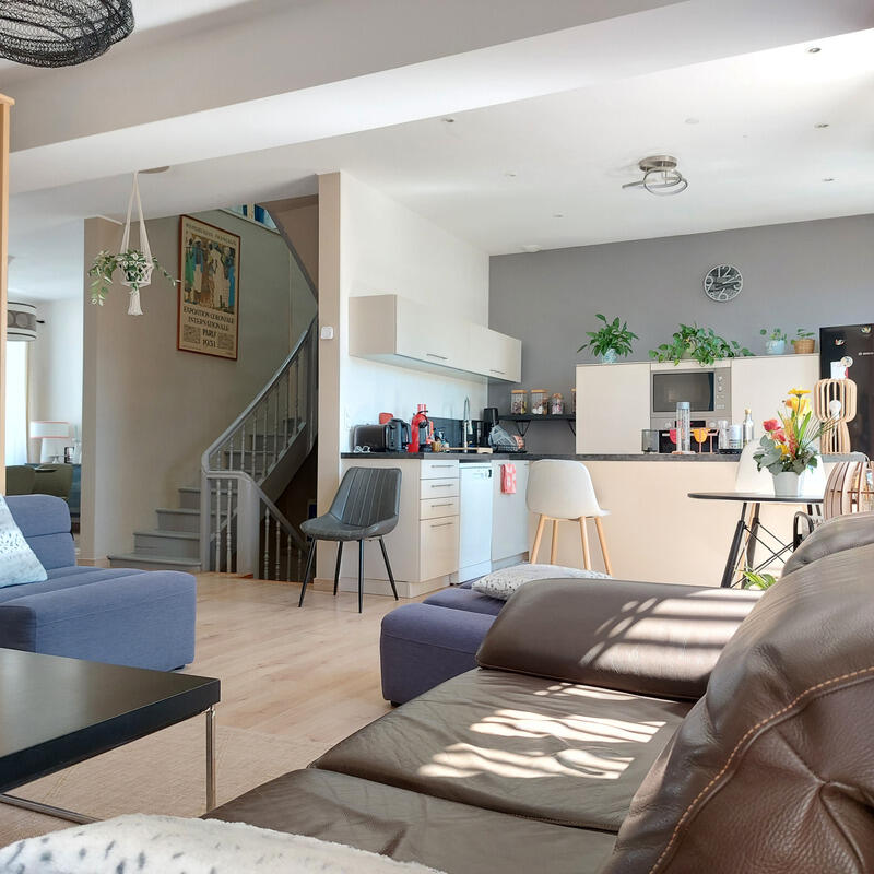 Maison - 185 m² - 6 pièces