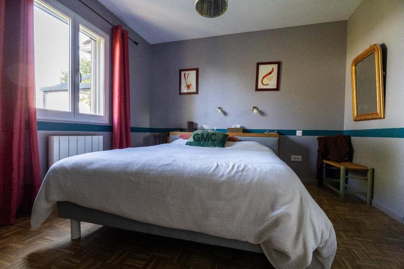 Demeure - 219 m² - 9 pièces