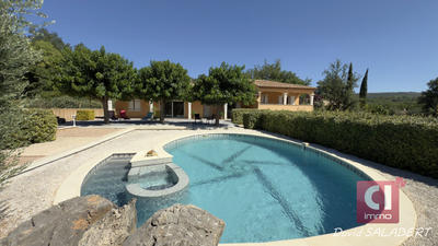 Maison - 204 m² - 7 pièces