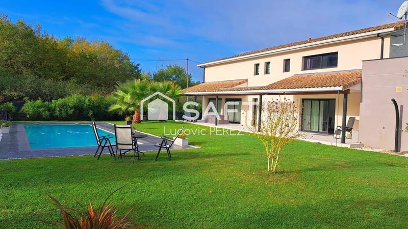 Maison - 290 m² - 5 pièces