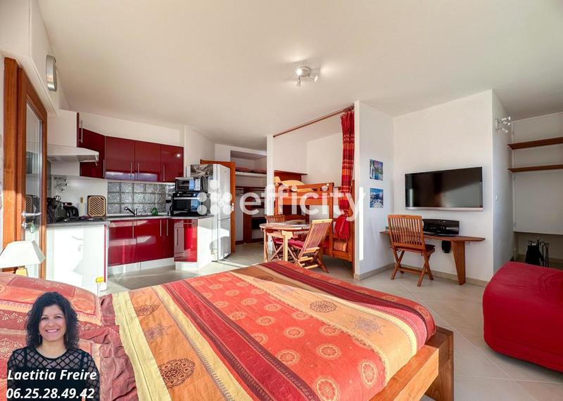 Maison - 260 m² - 10 pièces