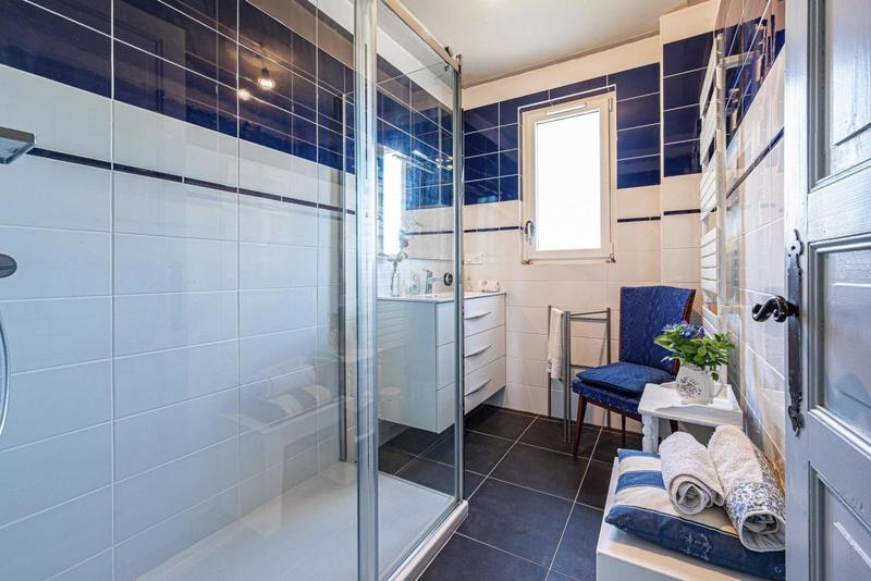 Maison - 182 m² - 9 pièces