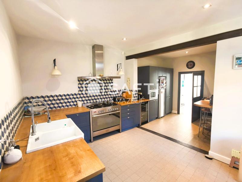 Maison - 226 m² - 7 pièces