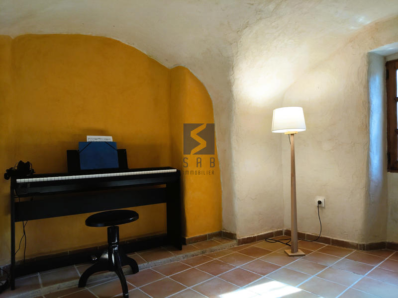 Propriété - 165 m² - 6 pièces