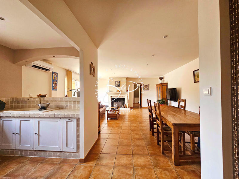 Maison - 236 m² - 10 pièces