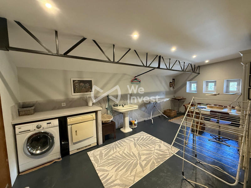 Maison - 260 m² - 8 pièces