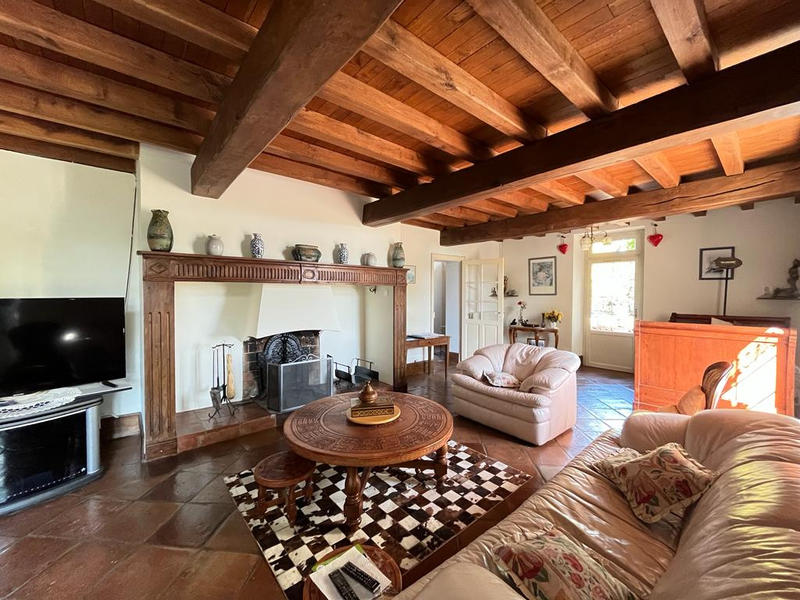 Maison - 260 m² - 7 pièces