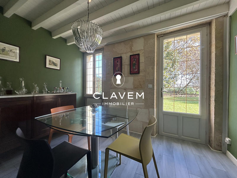 Maison - 208 m² - 7 pièces