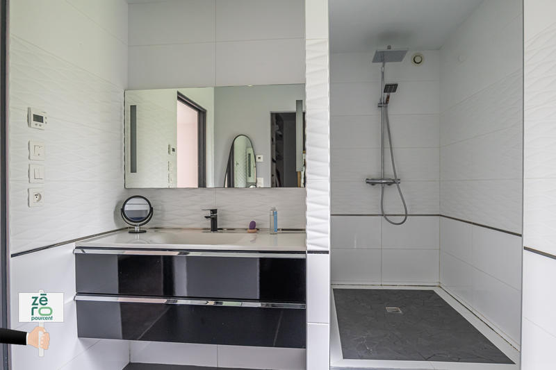 Maison - 280 m² - 7 pièces