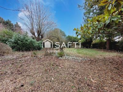 Maison - 220 m² - 10 pièces