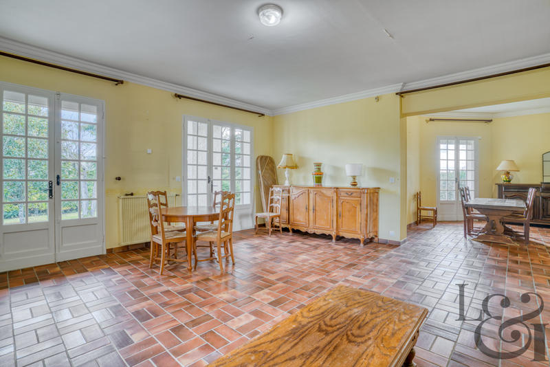Maison - 200 m² - 6 pièces