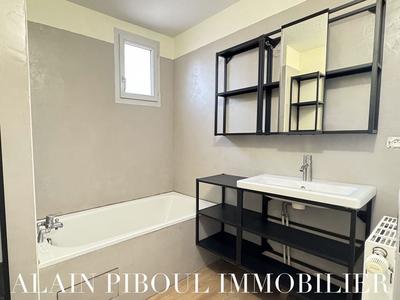 Maison traditionnelle - 85 m² - 4 pièces