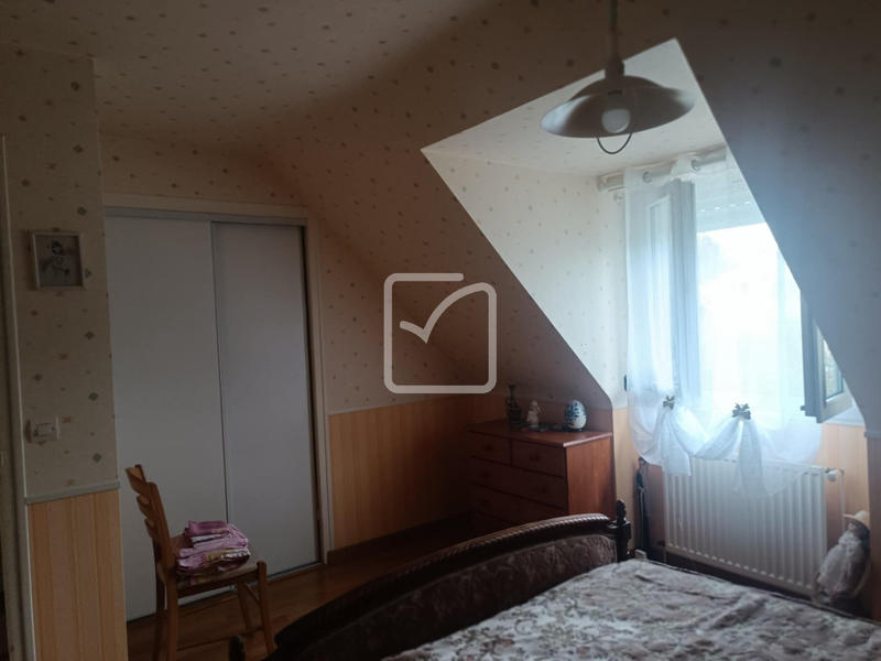 Maison - 180 m² - 7 pièces