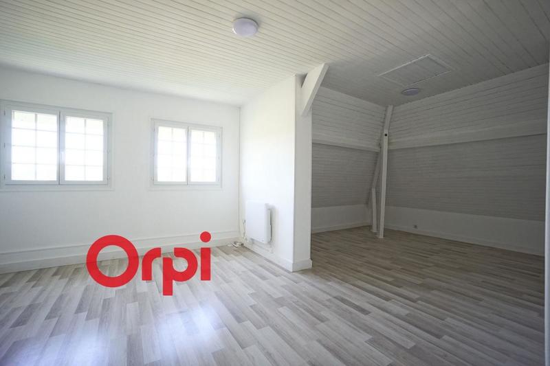 Maison - 225 m² - 7 pièces