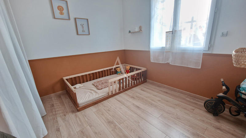 Maison - 94 m² - 5 pièces