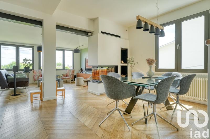 Maison - 200 m² - 8 pièces