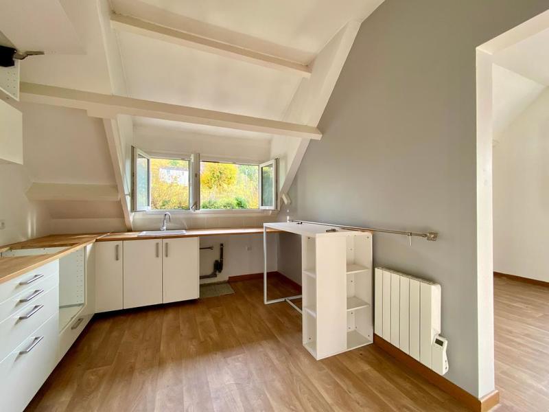 Maison - 284 m² - 9 pièces