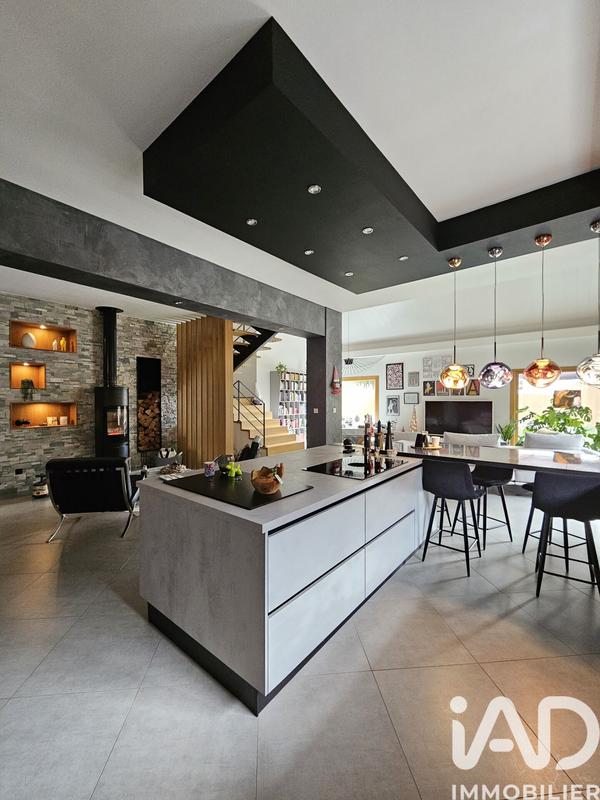 Maison - 197 m² - 4 pièces