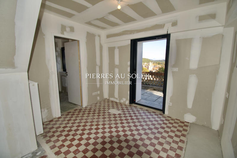 Maison - 230 m² - 8 pièces