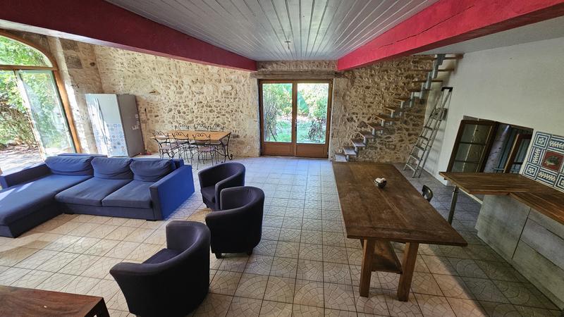 Maison - 180 m² - 5 pièces