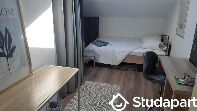 Chambre - 11 m² - 1 pièce