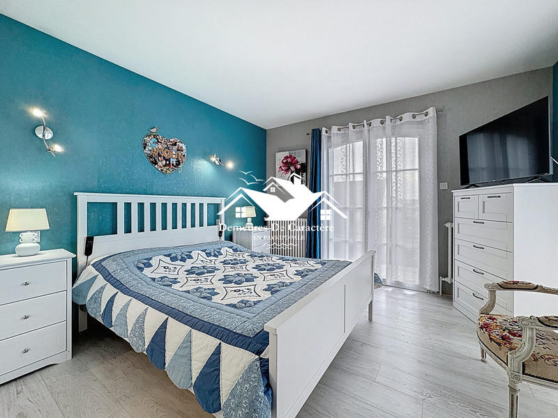 Maison - 230 m² - 9 pièces