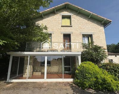 Propriété - 220 m² - 9 pièces