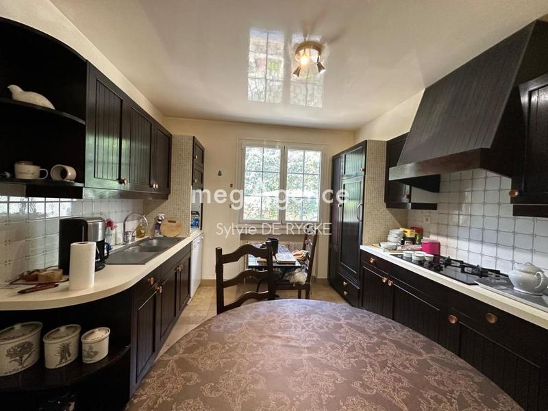 Maison - 190 m² - 11 pièces