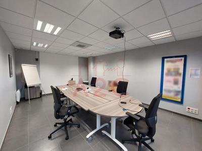 Local d'activité / Entrepôt - 530 m²