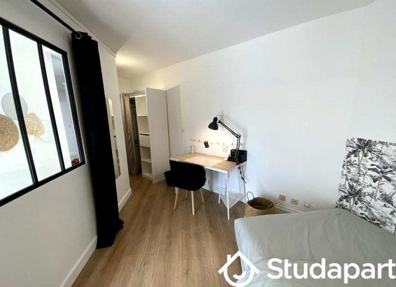 Chambre - 12 m² - 1 pièce