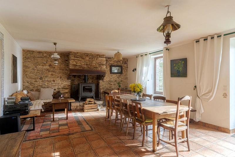 Maison - 303 m² - 12 pièces