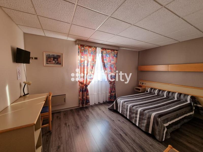 Bureau - 757 m² - 22 pièces