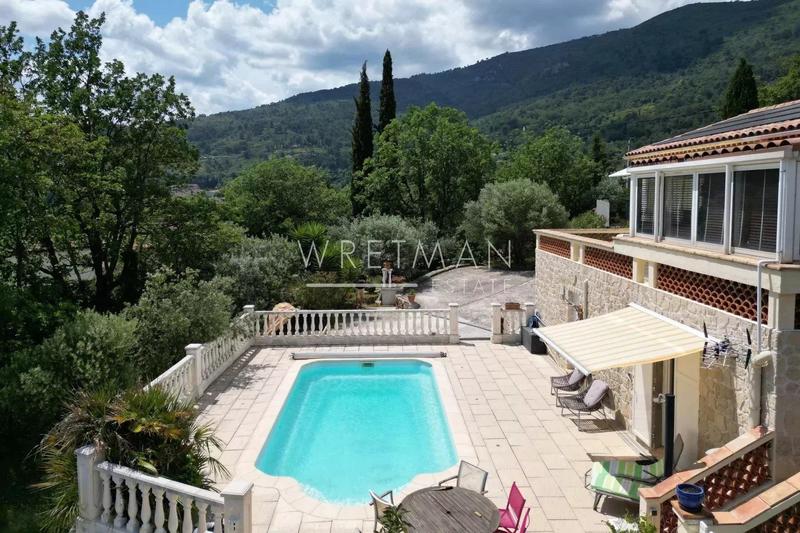 Villa - 100 m² - 5 pièces