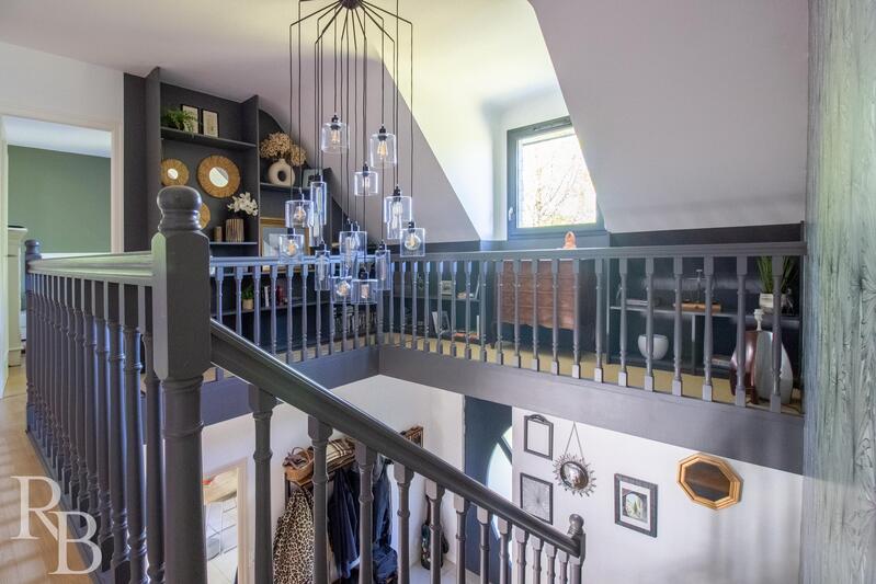 Maison - 203 m² - 5 pièces