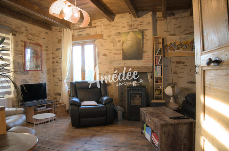 Maison traditionnelle - 195 m² - 9 pièces