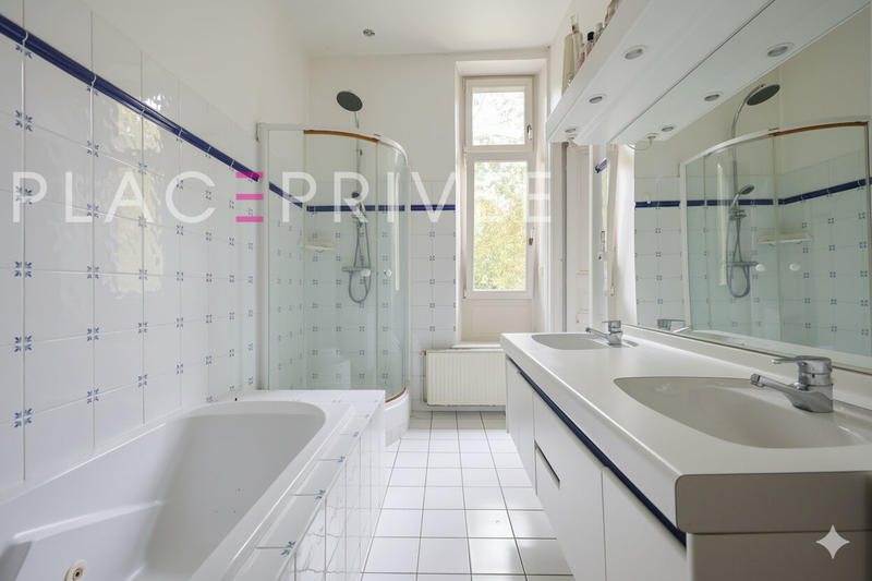 Maison - 224 m² - 13 pièces